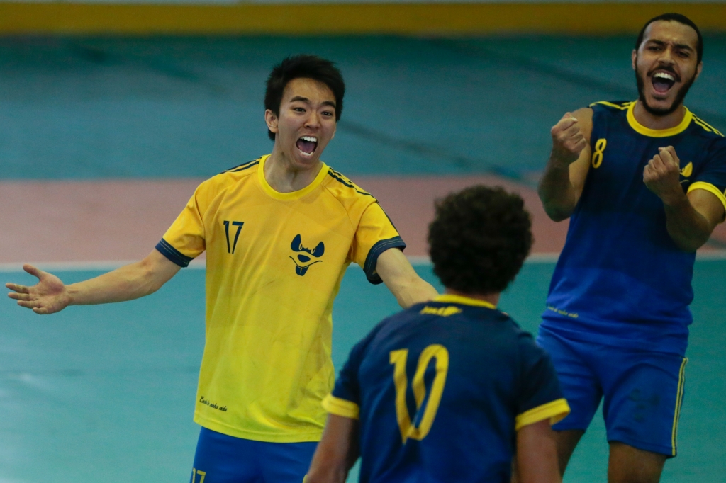 POLI USP e ESPM buscam titulo invicto no volei