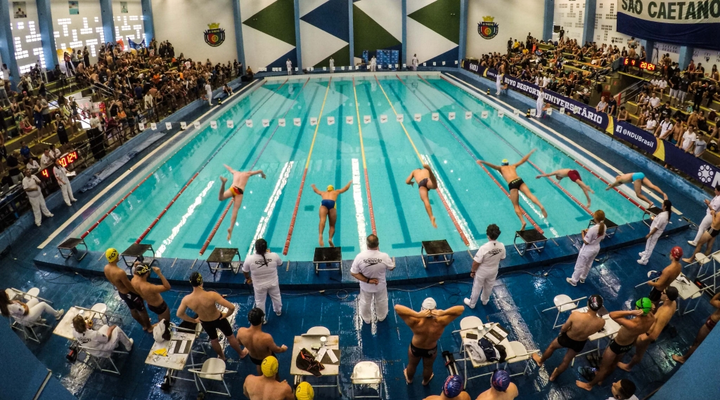 Com novo recorde de inscritos, primeira etapa da natação tem campeões inéditos